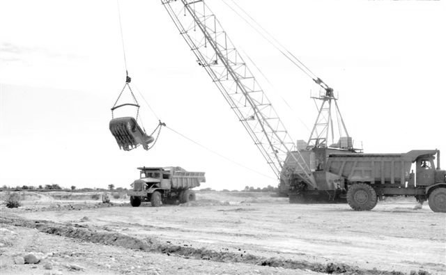 Mwadui Walking Dragline & Euclid dunp trucks